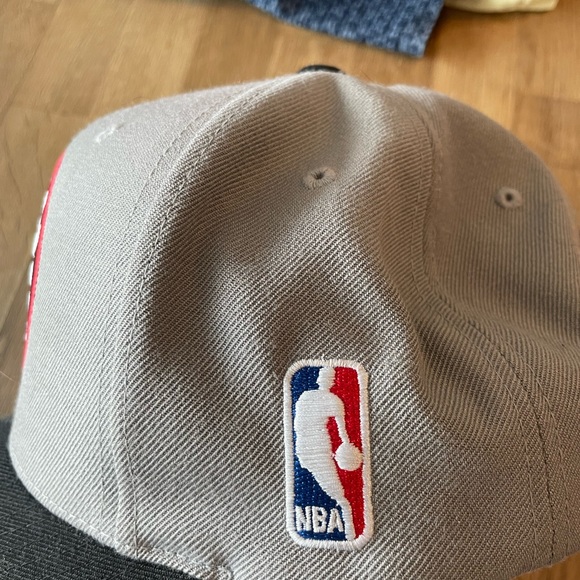 Mitchell and Ness Toronto Raptors NBA SnapBack Hat. - Picture 4 of 4